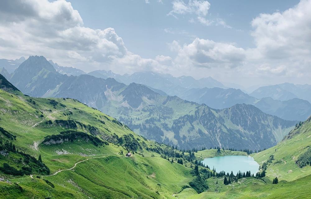 Hofstra Calendar 2023 Programs > Study Abroad Office